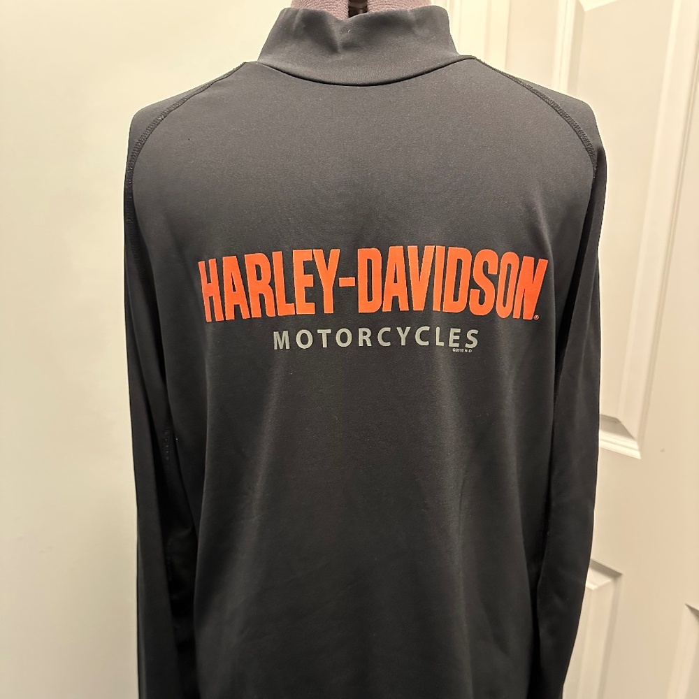 Harley Davidson long sleeve mock neck t-shirt size L